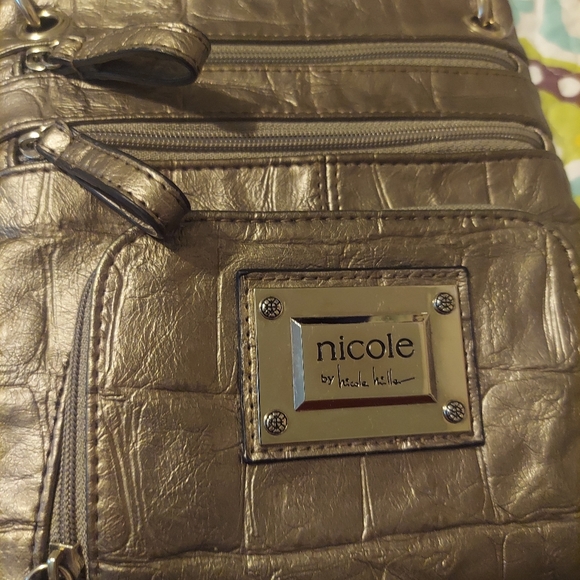 Nicole Miller Little Metallic Grey Purse 🩶 - Picture 4 of 12